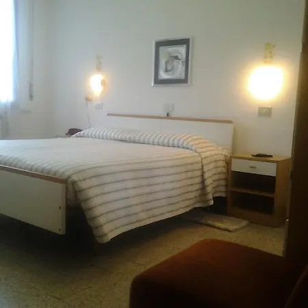 Paola Hotel