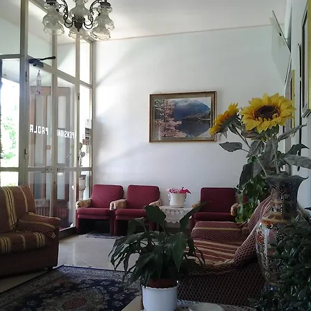 Paola Hotel